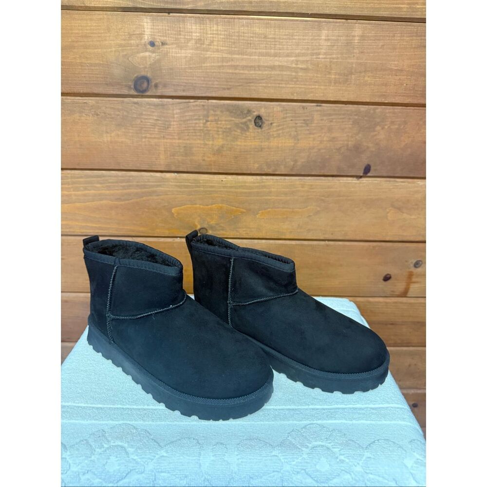 Lurnyet Womans Faux Suede Black Booties Sz 7 NIB